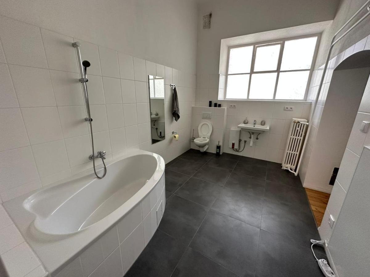 Central Plaza Great Apartment 4 Bedroom 3 Bathroom 布如克纽多夫 外观 照片