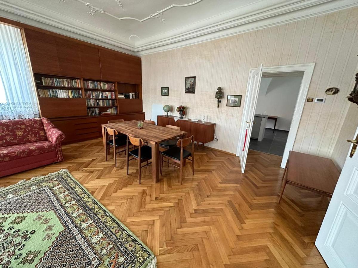 Central Plaza Great Apartment 4 Bedroom 3 Bathroom 布如克纽多夫 外观 照片